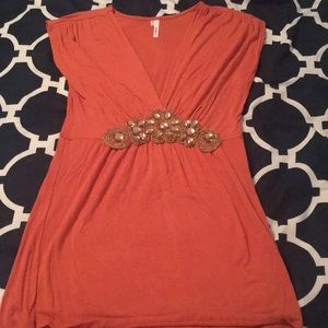 Sleeveless v-neck top